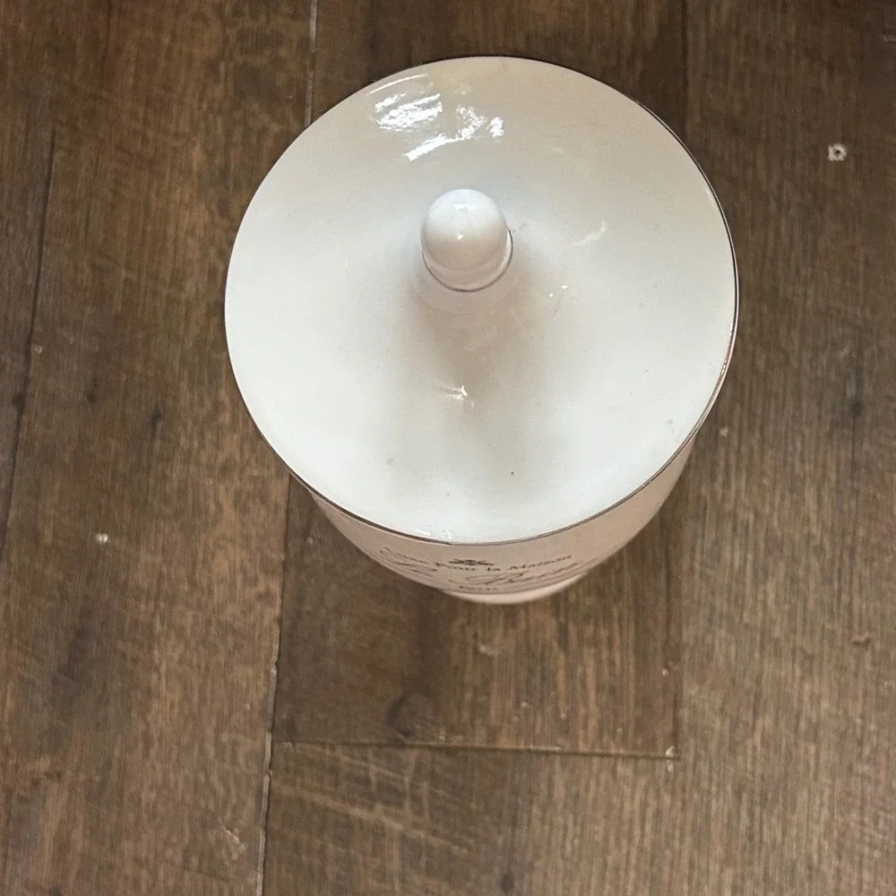 Kassatex New York Le Bain Paris White Ceramic Pedestal Bathroom Canister Jar
